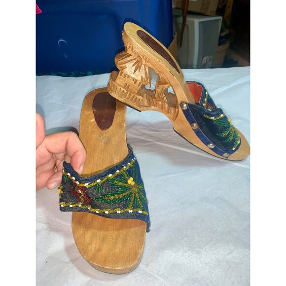 VINTAGE BEADED VELVET CARVED WOOD SLIDES CLOGS - Picture 1 of 7